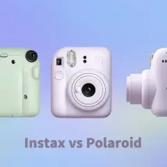Kilka aparatów Instax, które drukują zdjęcia, w pastelowych kolorach.