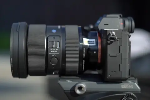 Obiektyw Sigma na aparacie Sony Alpha. Idealny, jaki obiektyw uniwersalny do Sony Alpha? Ten zestaw sprawdzi się w wielu sytuacjach.