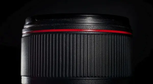 Obiektyw 35mm do Canon: Jaki wybrać? Poradnik i TOP modele