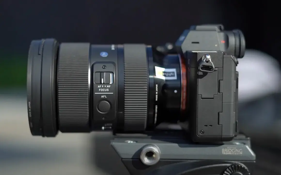 Obiektyw Sigma na aparacie Sony Alpha. Idealny, jaki obiektyw uniwersalny do Sony Alpha? Ten zestaw sprawdzi się w wielu sytuacjach.